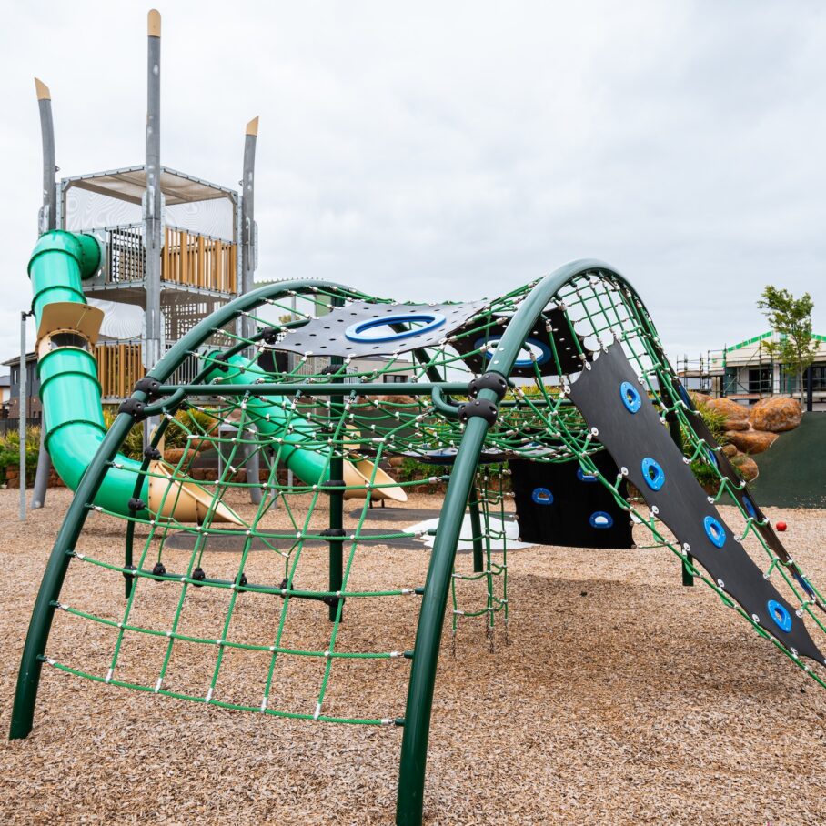 Grandview dinosaur park climbing equipment